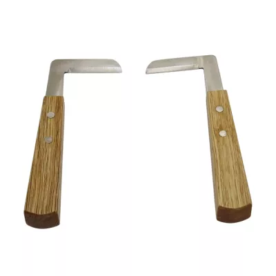 High Quality Hoof Cutter Manual Veterinary Instrument with Wood Handle for Horses