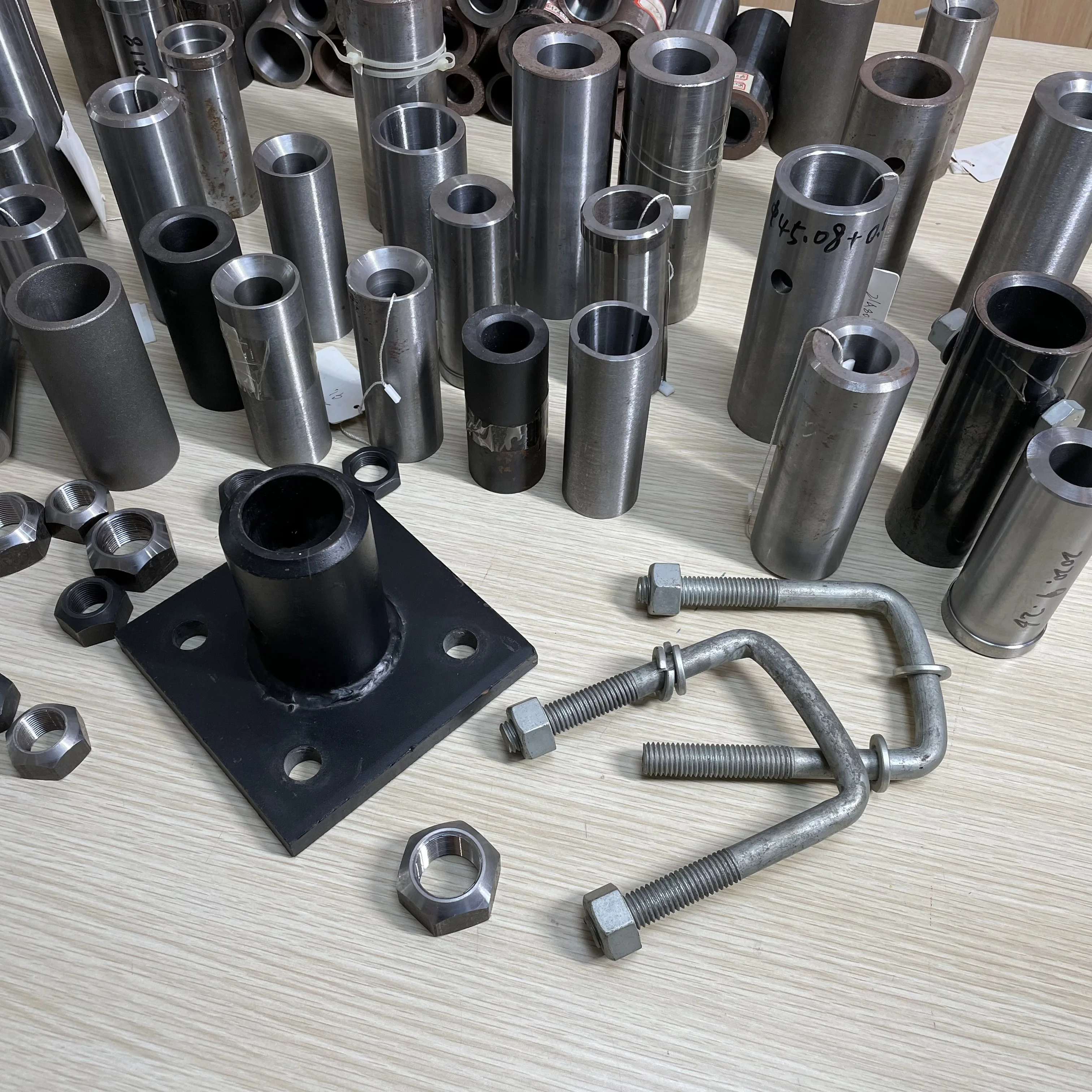Reliable Bale Spear Bracket With U-Bolts Fit for Loader Tine and Bale Spear Base Foundation Support Use for Hay Rake Tine Sleeve