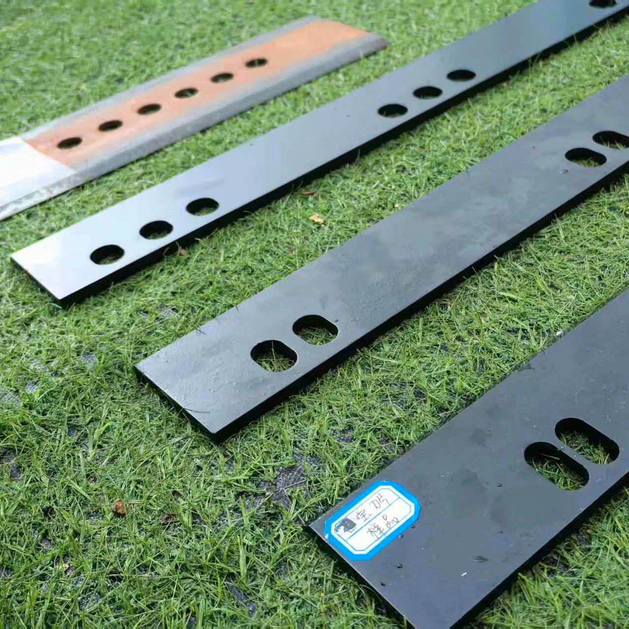 Agricultural Machinery Part 65Mn Steel Sugarcane Harvester Blade HRC43-45 Wear Resistant for Cane Cutting Machine