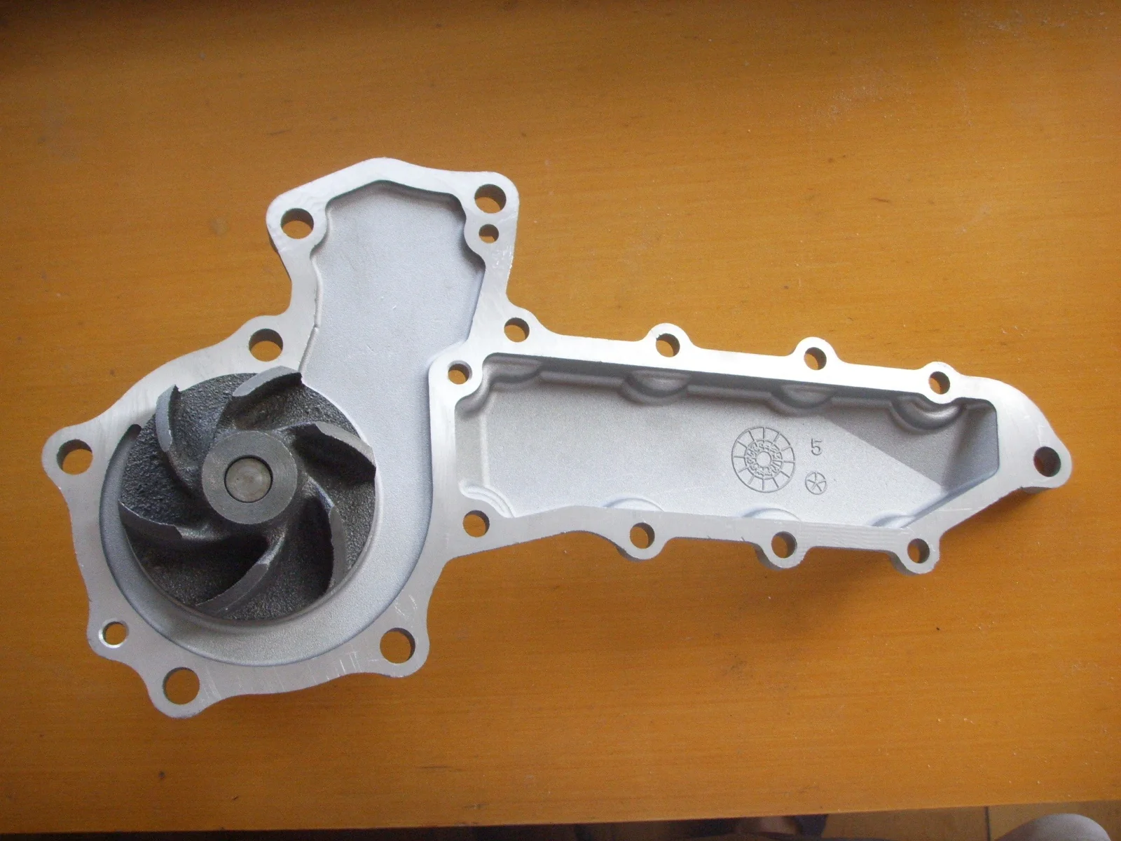 Water Pump for Mtz Tractor Parts Belarus Mtz 80 Hydraulic Pump for Ford Tractor John Apply to Deere Hydraulic Pump